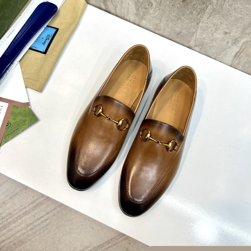 G*u*i leather shoes